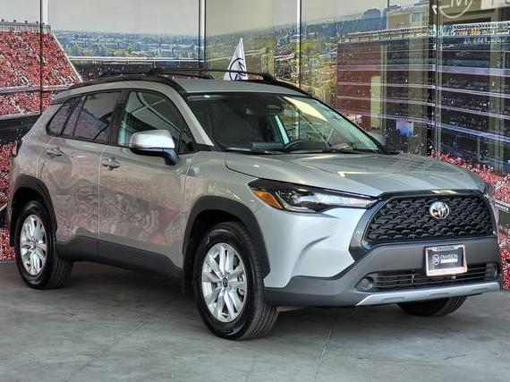 TOYOTA COROLLA CROSS 2024 7MUCAABG3RV114309 image